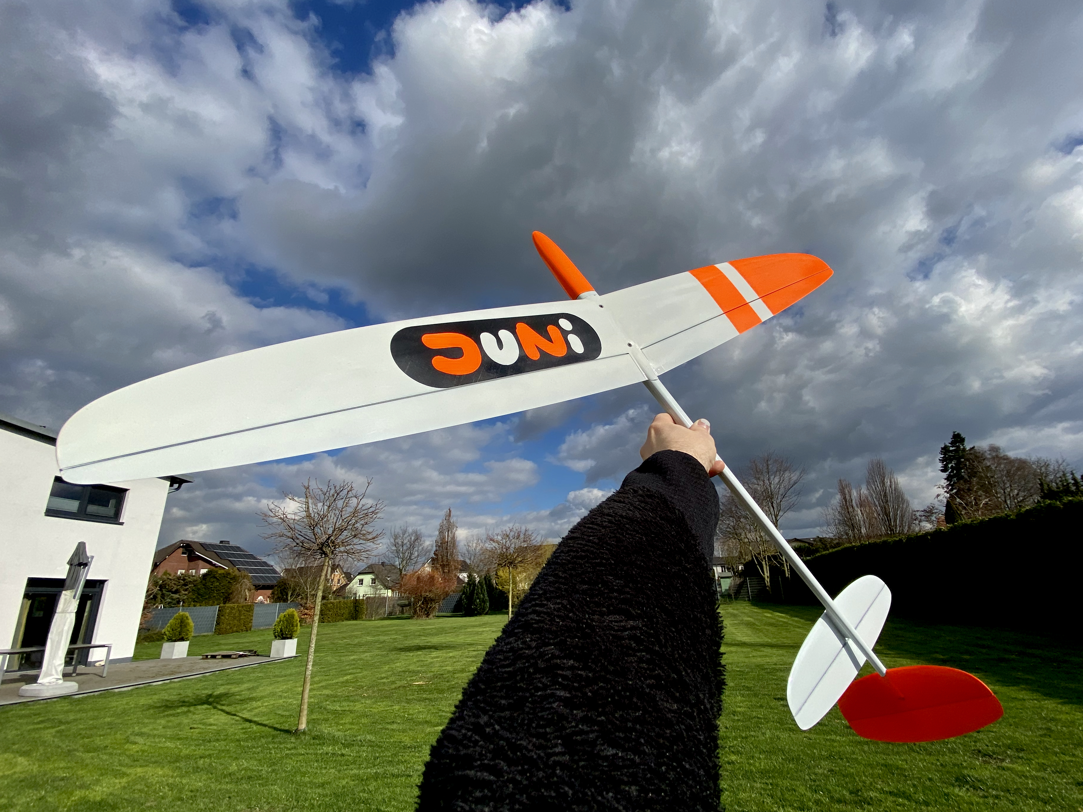 JUNI / Strike3 [RTF] 10