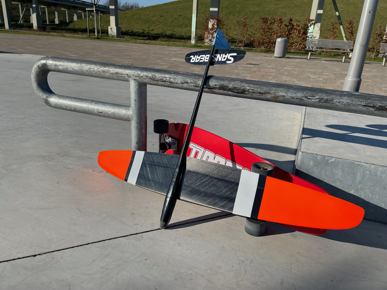 JUNI EEE 2PW [ARF/RTF] 11