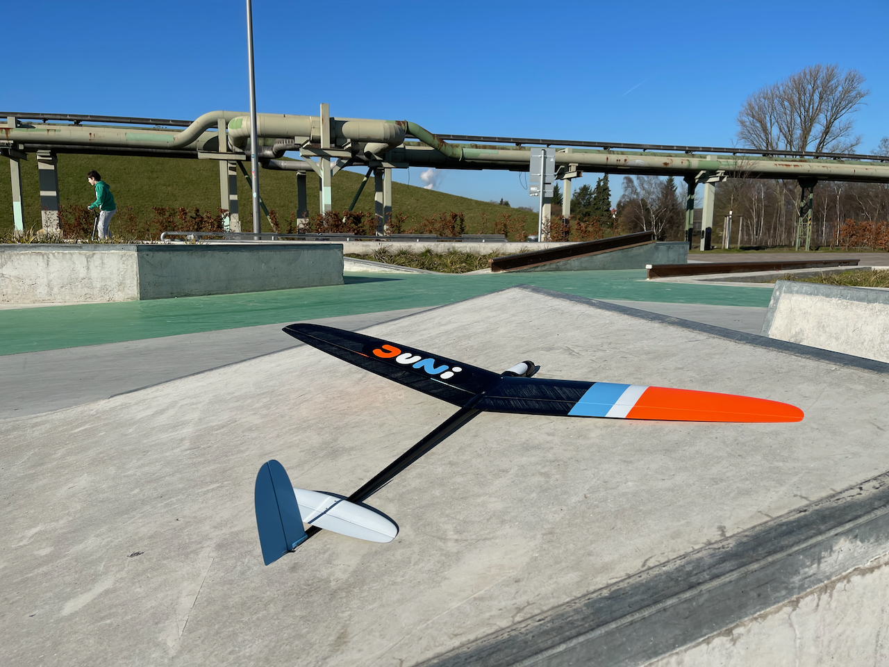 JUNI EEE 2PW [ARF/RTF] 17