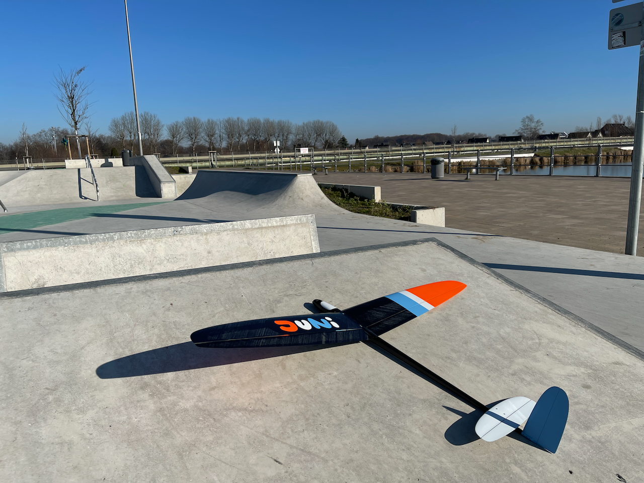 JUNI EEE 2PW [ARF/RTF] 18