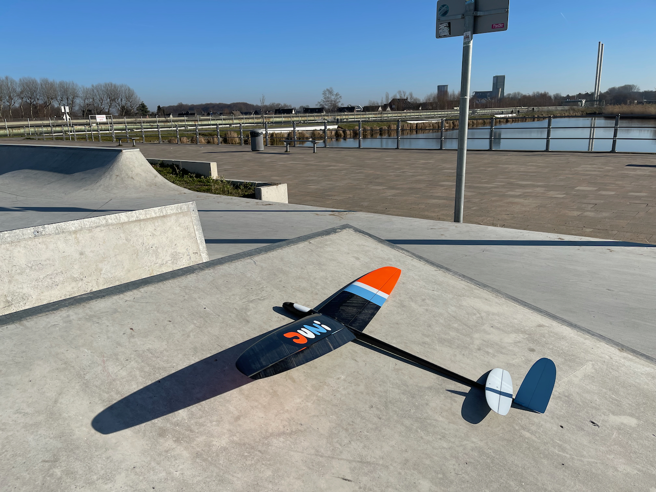 JUNI EEE 2PW [ARF/RTF] 19