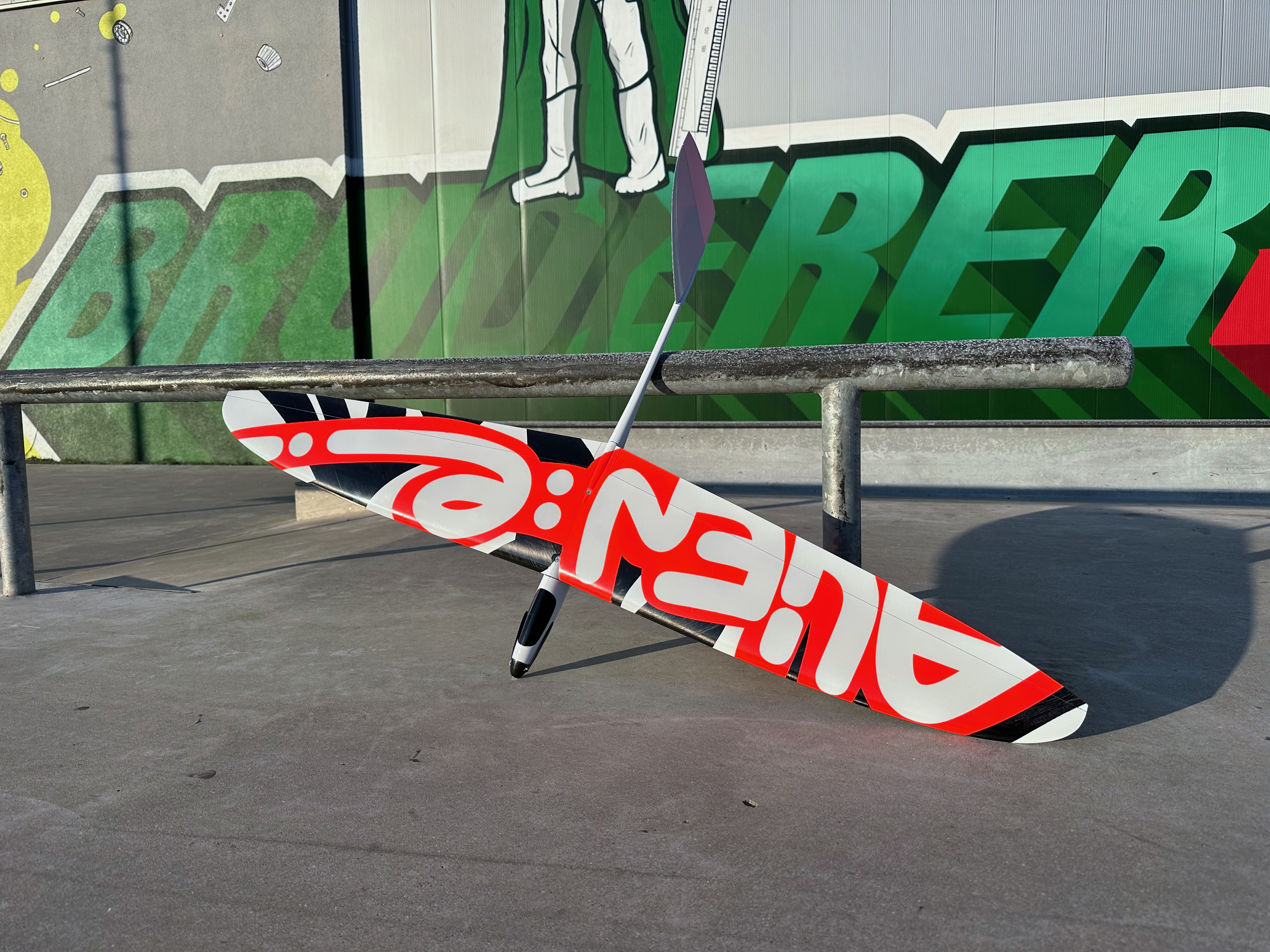 ALIEN eee - [RTF] 18